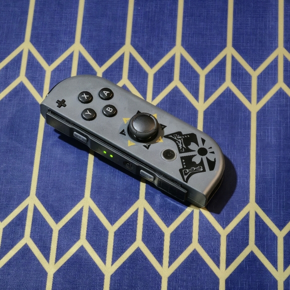 Nintendo Switch Right Joycon Monster Hunter Rise - Excellent Condition - Picture 3 of 13